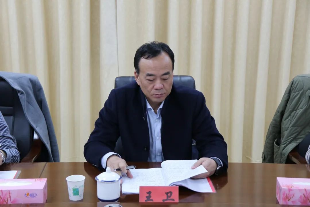 王卫的生活理念与工作态度_美发店的服务态度理念_美工理念态度怎么写