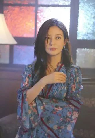 邓紫棋演出服装_邓紫棋的舞台服装造型引起关注,时尚感极强_邓紫棋台北时装周