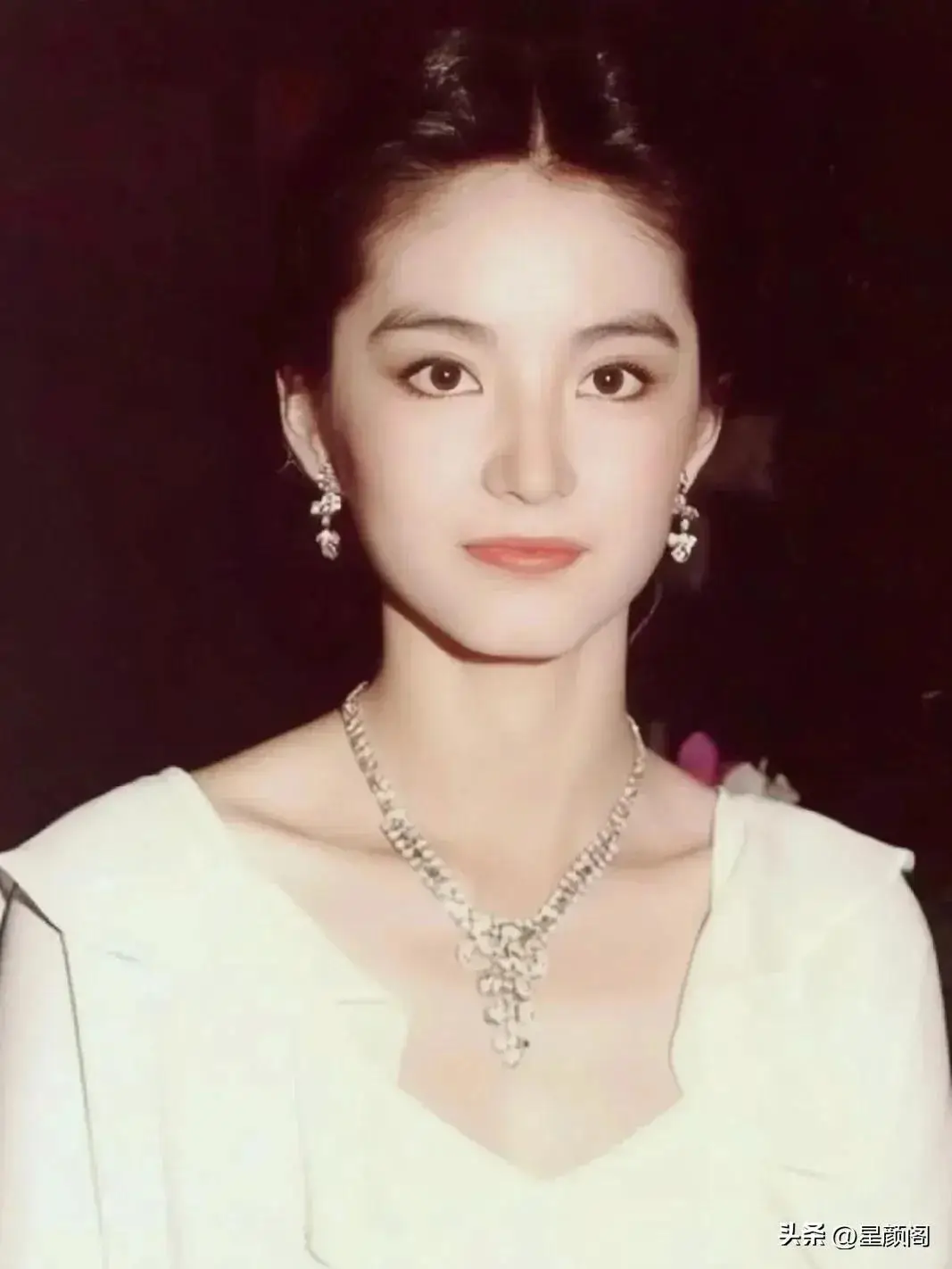 林青霞的演艺风格与个人魅力_林青霞介绍_林青霞气质独特