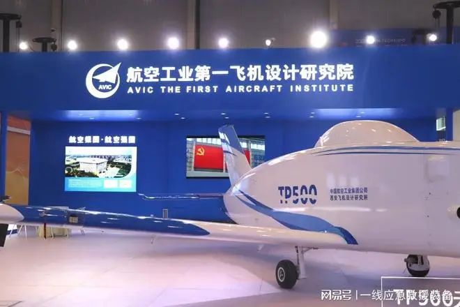 运输机空投视频_下载未来:TP1000无人运输机和智能空投的运输革新_运输机投放无人机