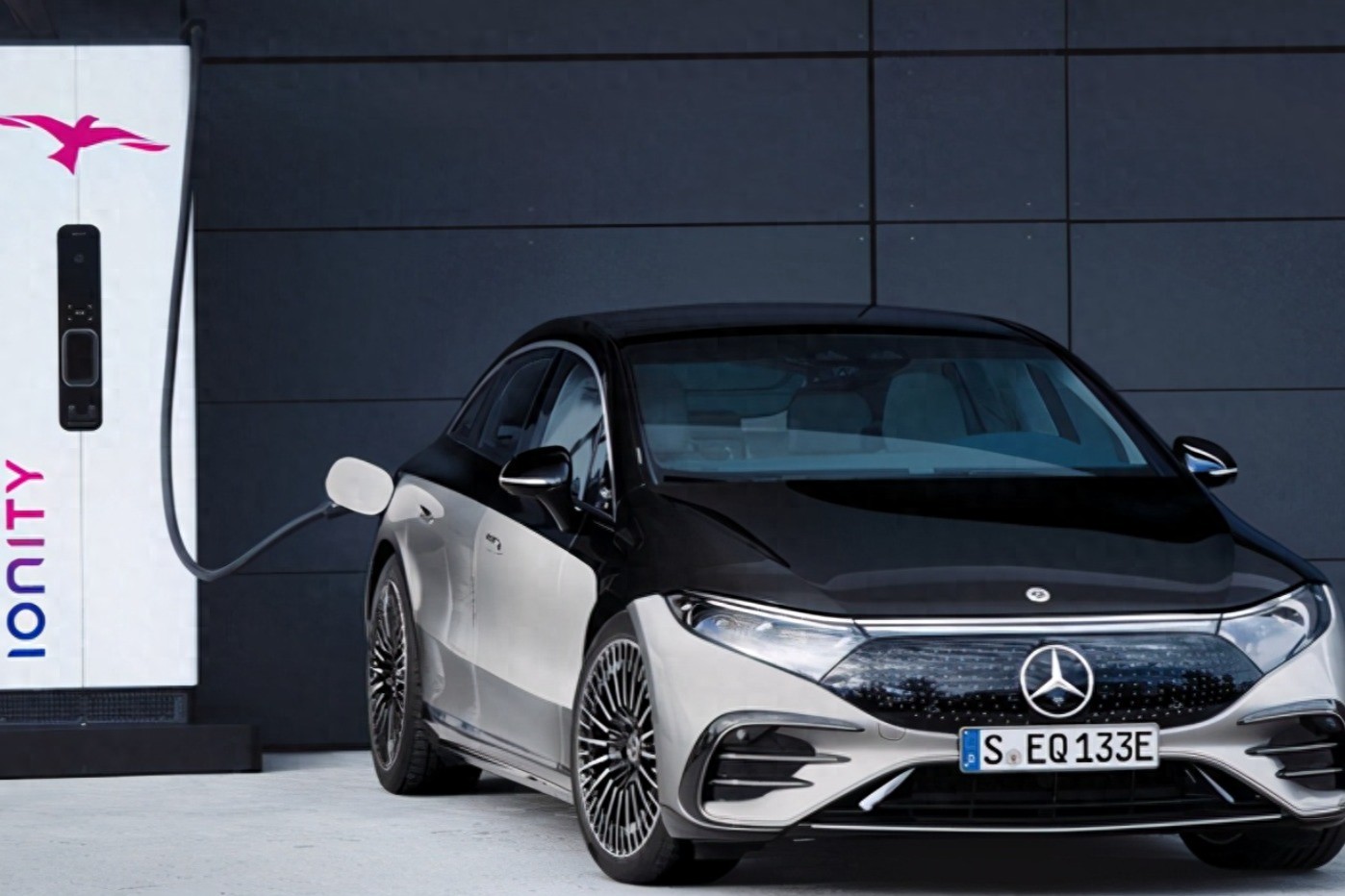 奔驰汽车市场环境分析_奔驰产业_奔驰的全球生产布局与市场策略