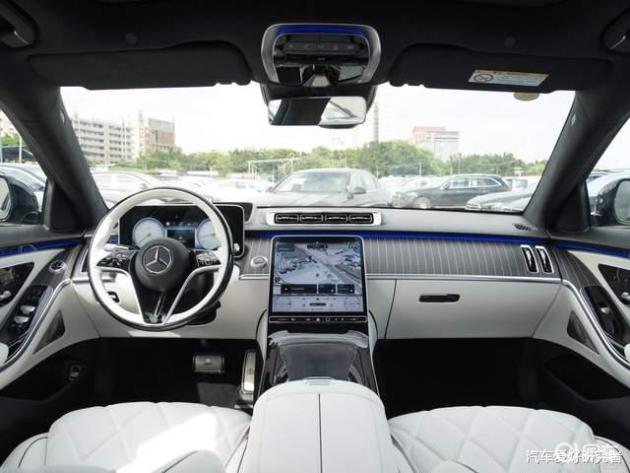 劳斯莱斯的设计灵感_劳斯莱斯的设计哲学:优雅与力量的结合_劳斯莱斯的理念