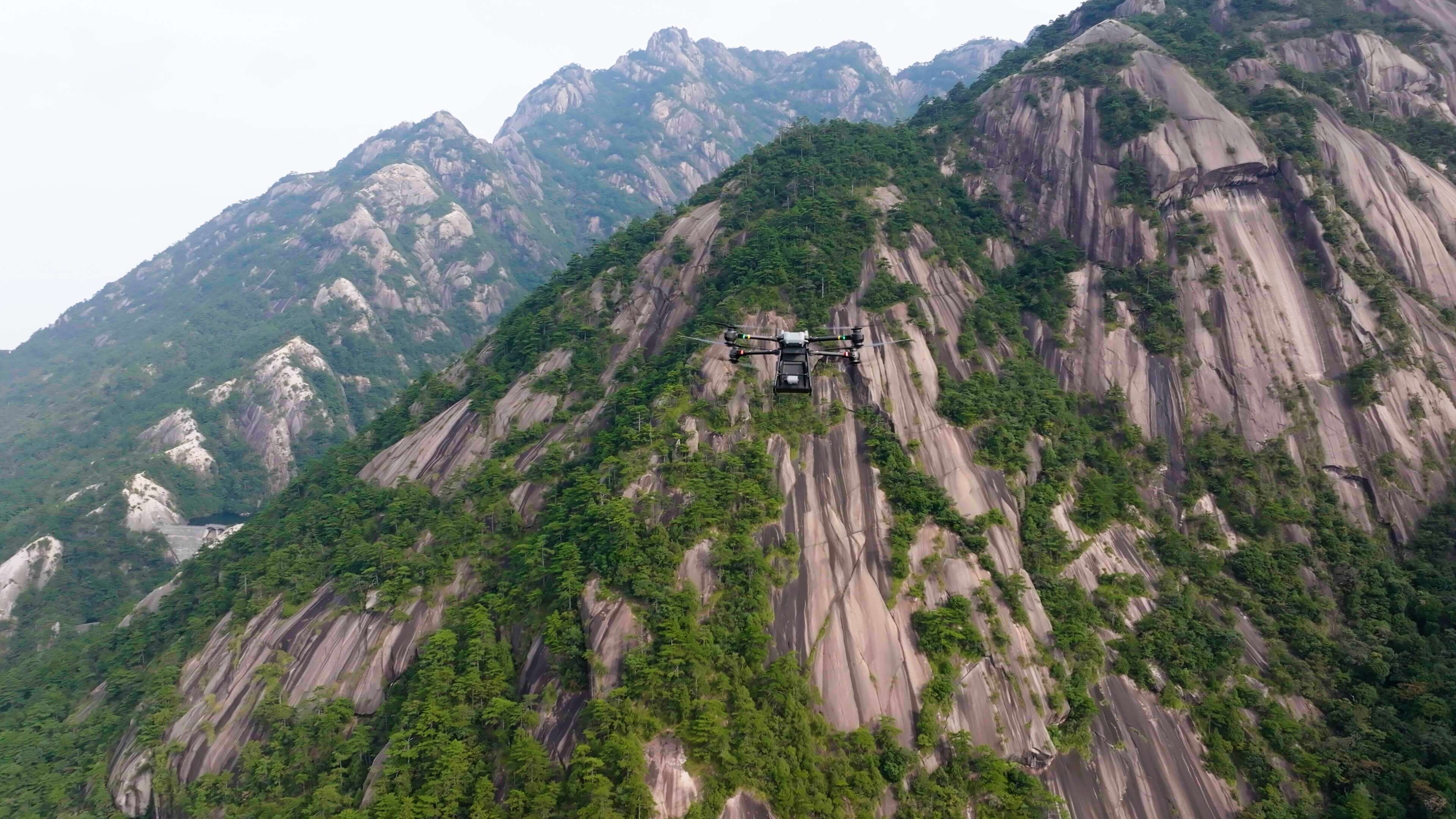 物流无人配送发展前景_无人货物运输_TP1000大型无人运输机的智能空投,为物资配送开新局